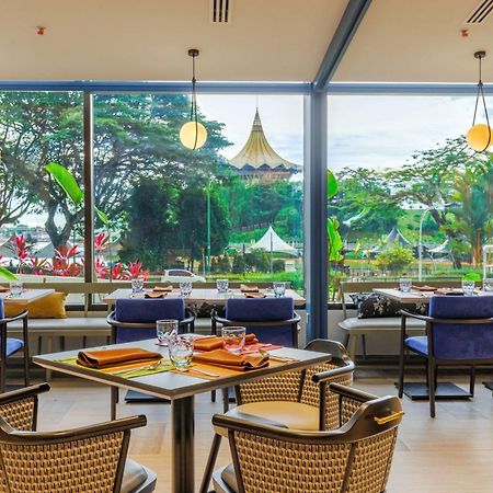 Hilton Kuching Hotel Eksteriør bilde