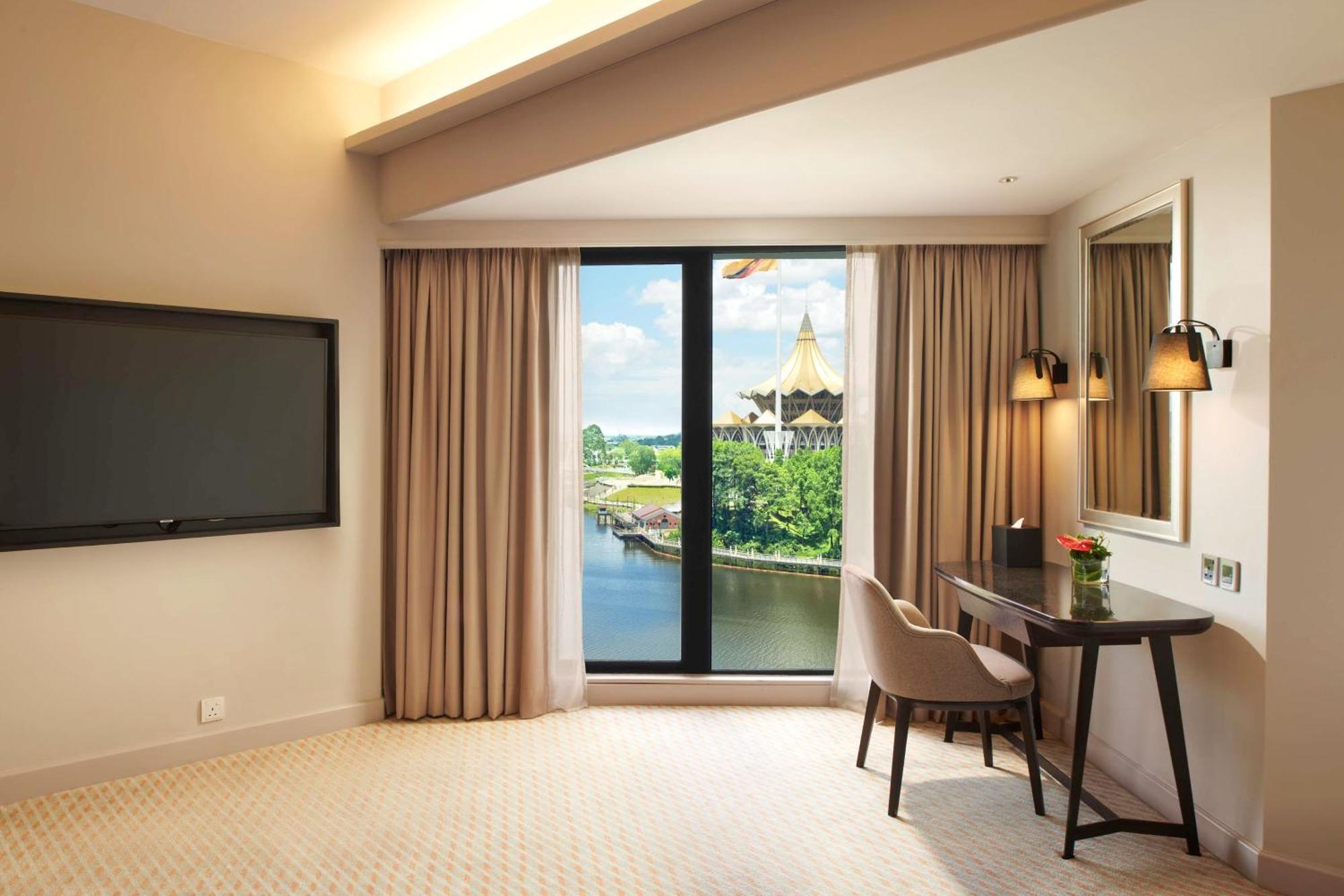 Hilton Kuching Hotel Eksteriør bilde